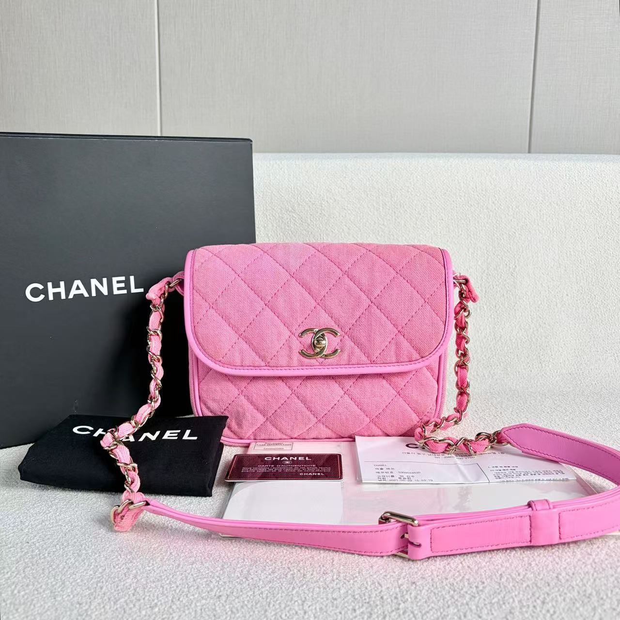 Chanel - Denim Messenger Bag - Denim - Pink - (Mini)