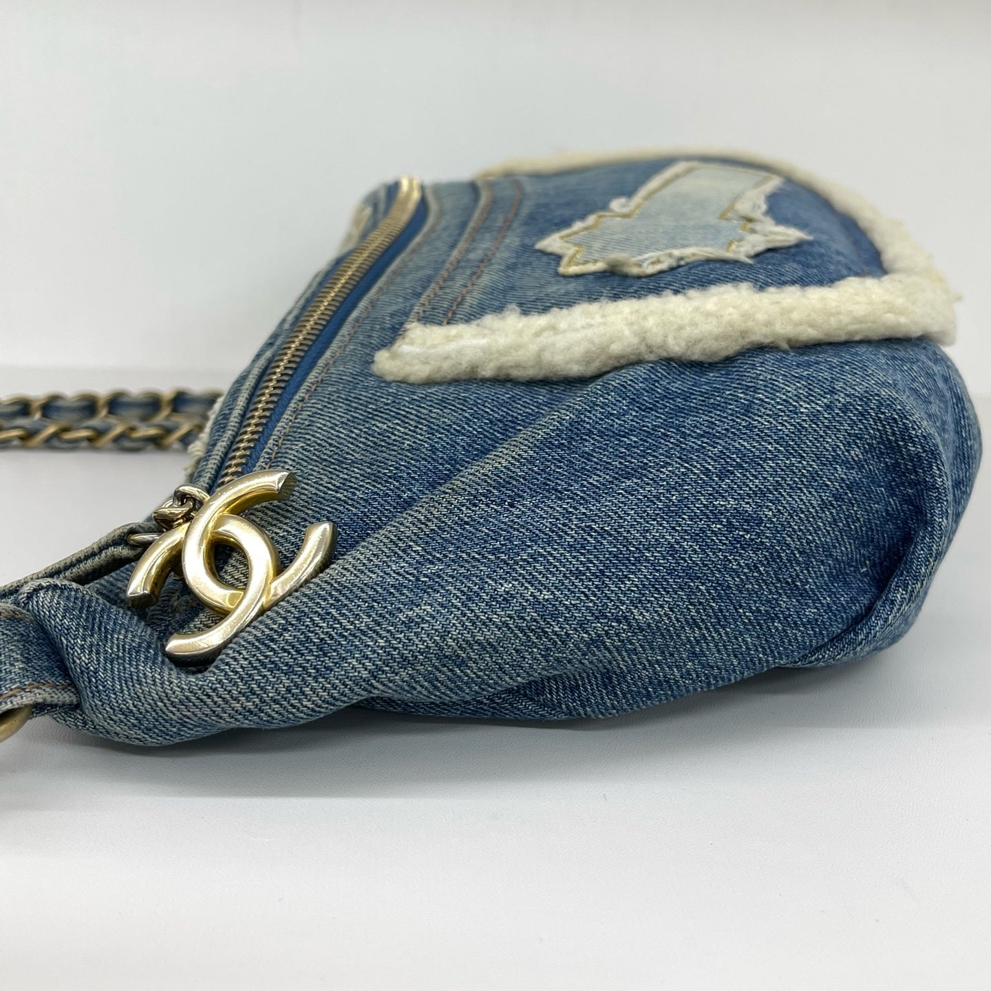 Chanel - Denim Waist Bag - Denim with faux fur trim - Blue - (small)