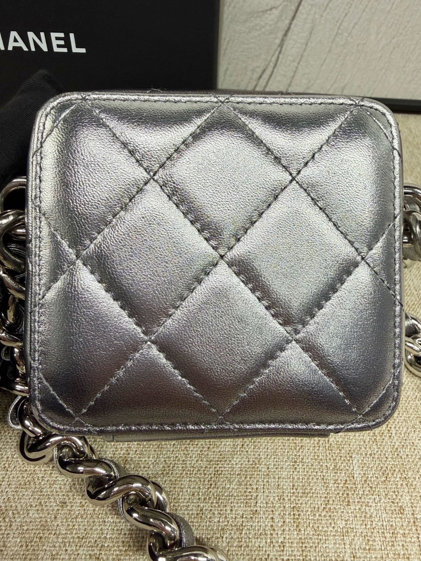 Chanel - Dice Bag / Cube Bag with Chunky Chain - Lambskin leather - Gradient Space Silver - (mini)