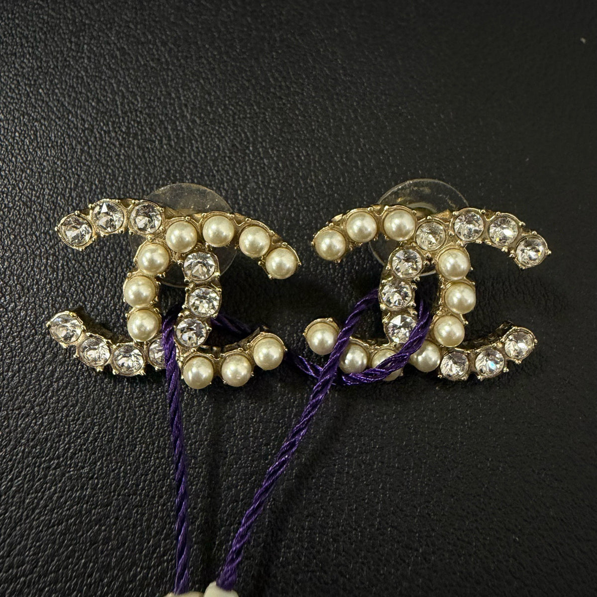 Chanel - Double C - Gold-tone metal with glass rhinestones and faux pearls. - Gold