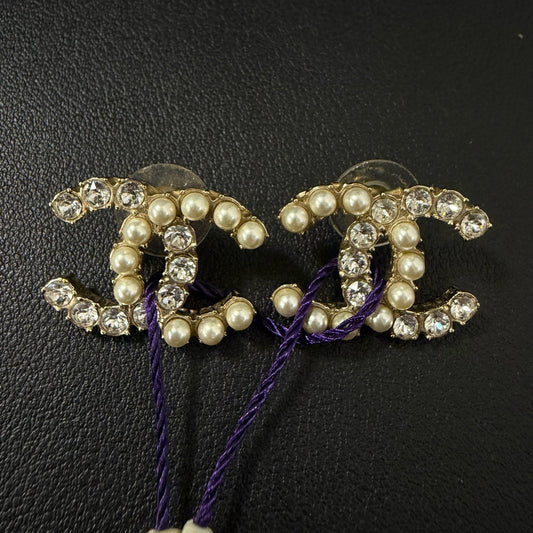 Chanel - Double C - Gold-tone metal with glass rhinestones and faux pearls. - Gold