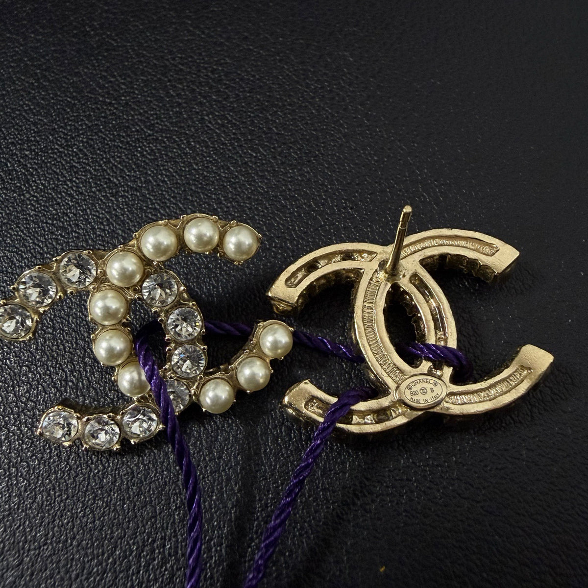 Chanel - Double C - Gold-tone metal with glass rhinestones and faux pearls. - Gold