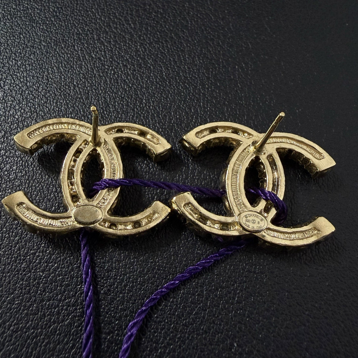 Chanel - Double C - Gold-tone metal with glass rhinestones and faux pearls. - Gold
