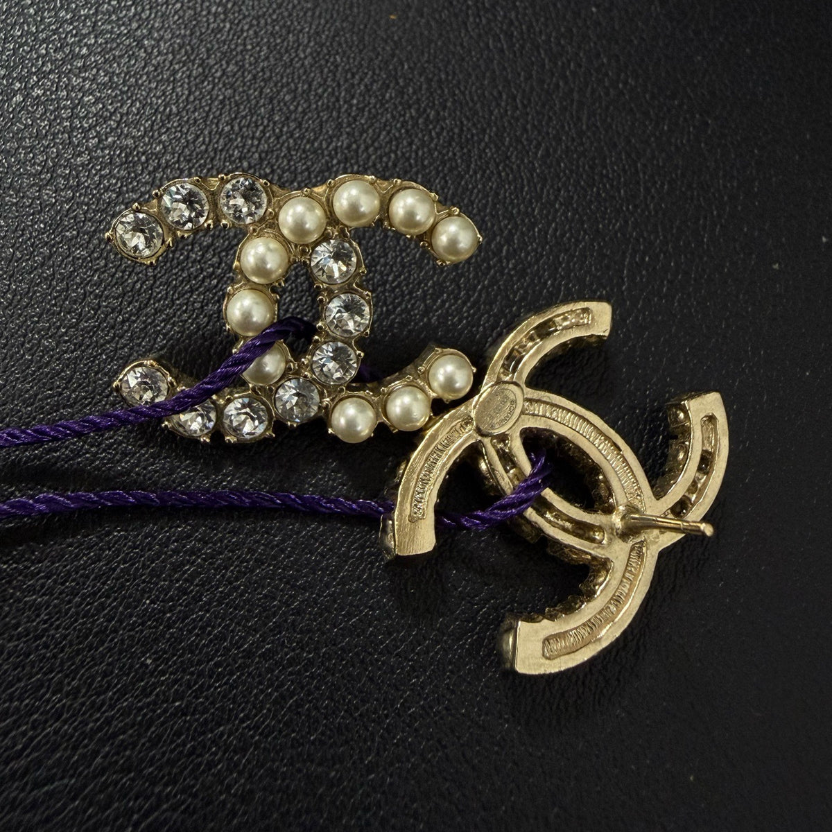 Chanel - Double C - Gold-tone metal with glass rhinestones and faux pearls. - Gold