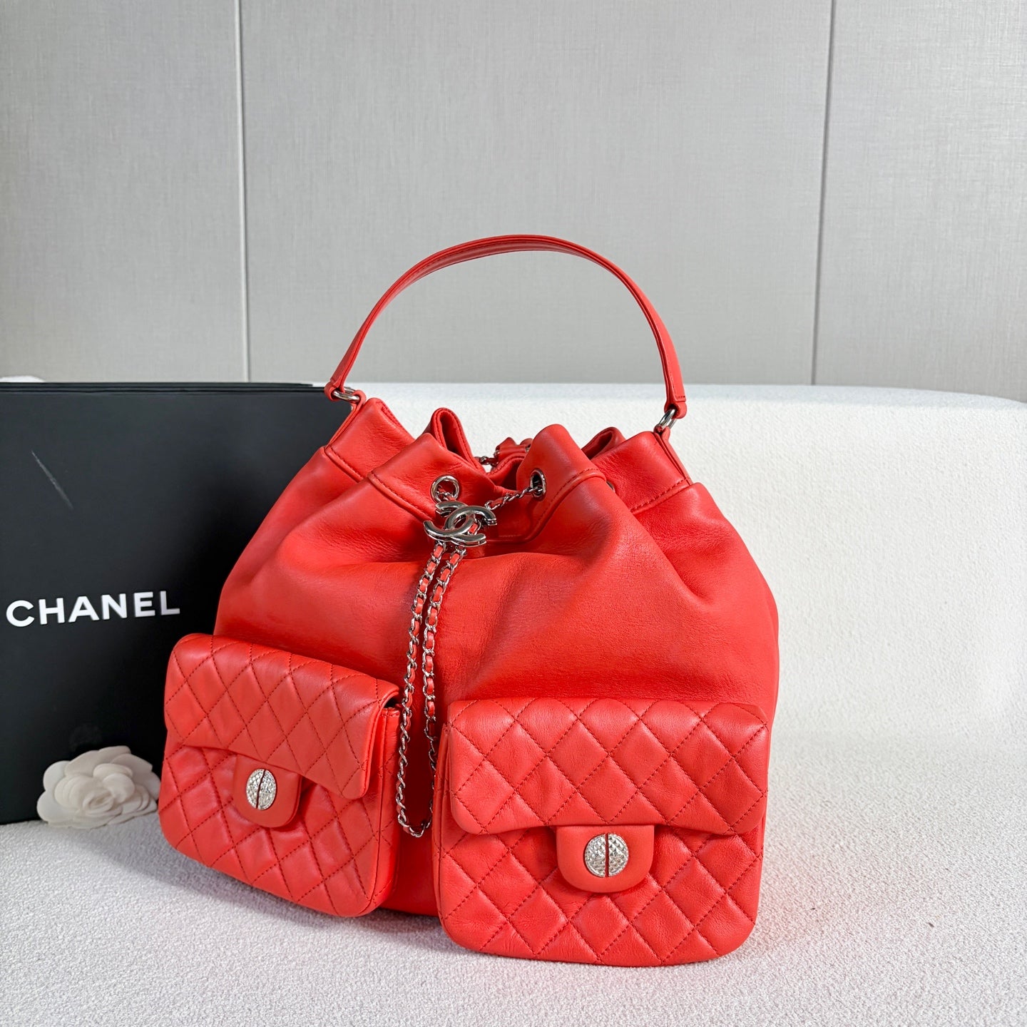 Chanel - Double Pocket Drawstring Backpack - Lambskin leather - Red - (Medium)