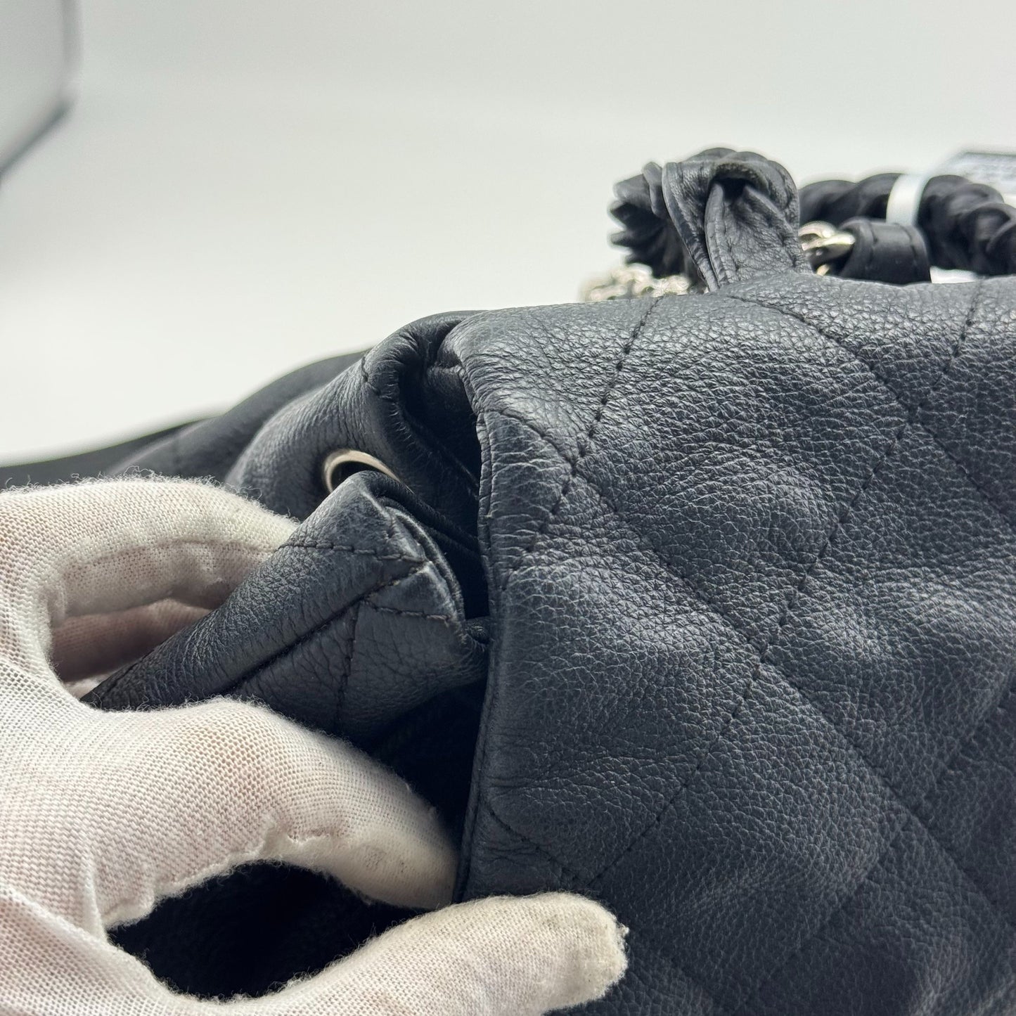 Chanel - Drawstring Backpack - Leather - Black - (medium)