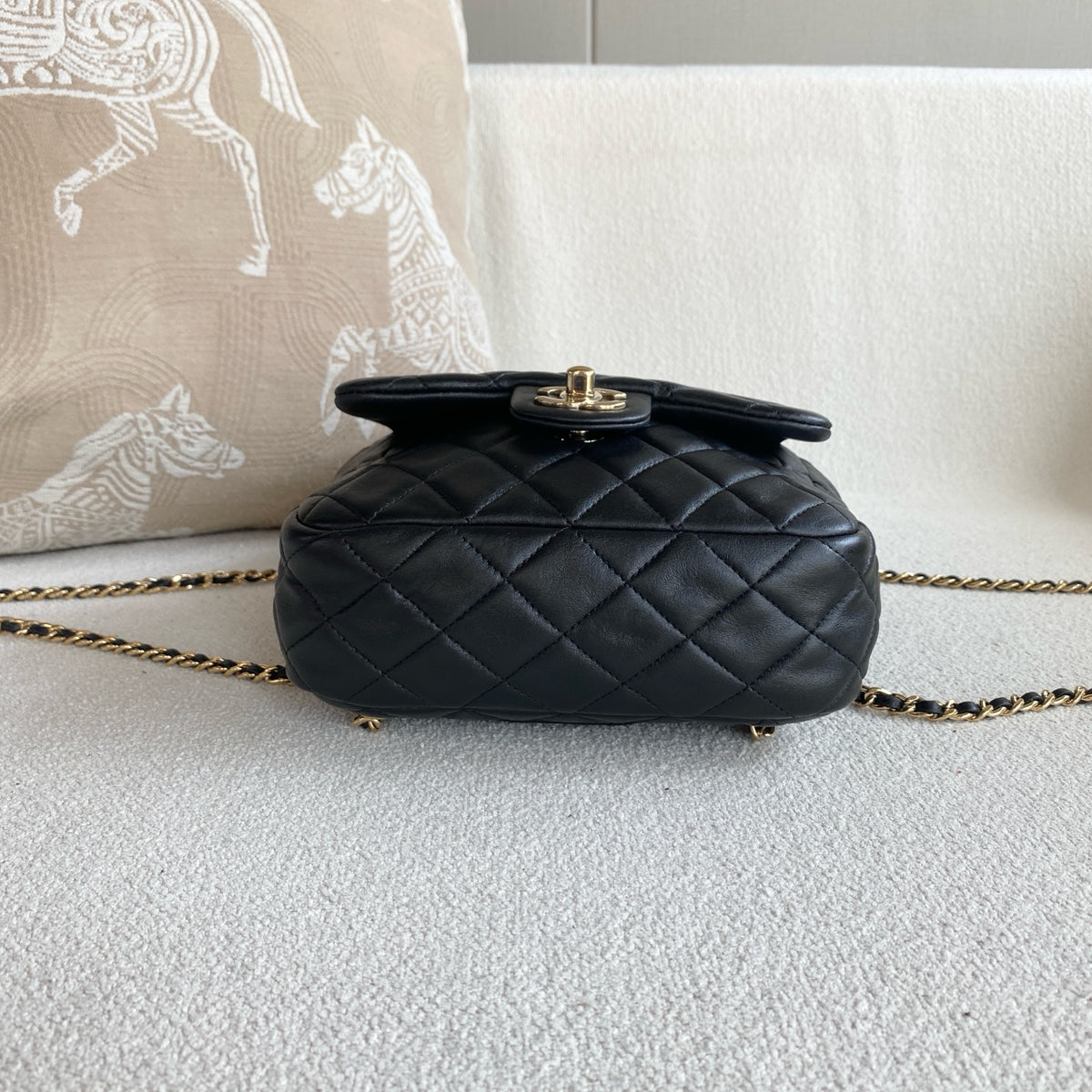 Chanel - Drawstring Backpack - Leather - Black - (small)