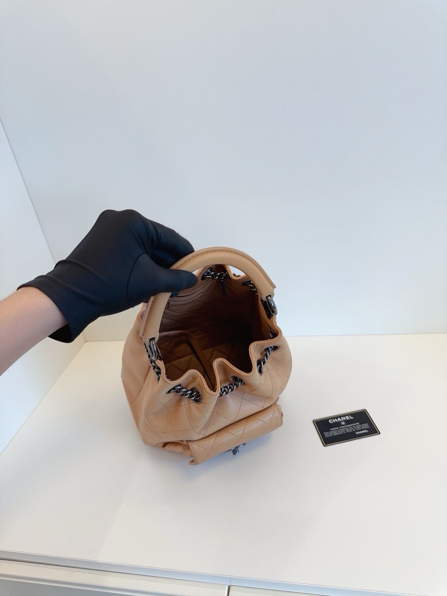Chanel - Drawstring Bucket Backpack - Leather - Beige - (medium)