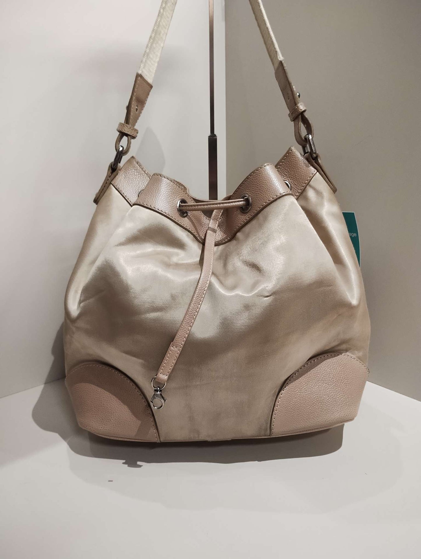 Chanel - Drawstring Bucket Bag - Fabric - Beige - (Medium)