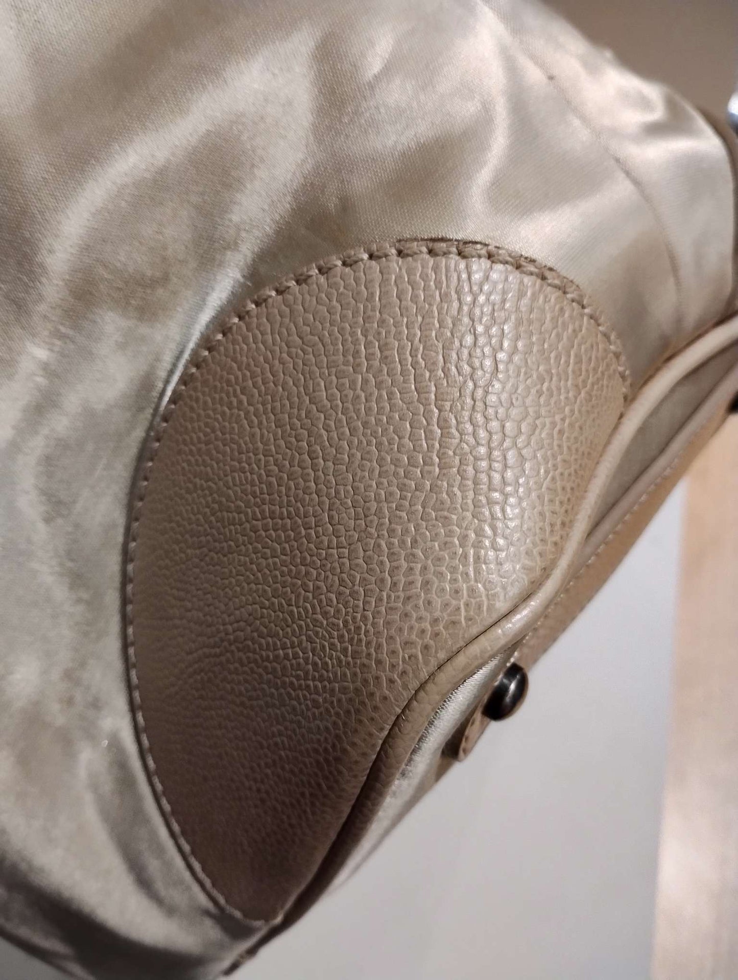 Chanel - Drawstring Bucket Bag - Fabric - Beige - (Medium)