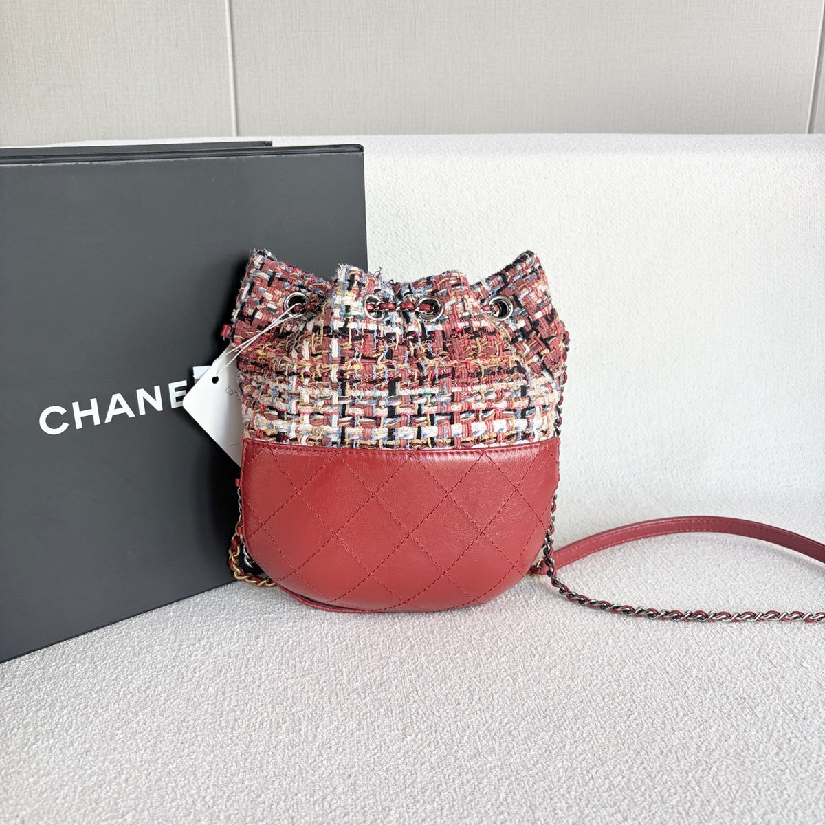 Chanel - Drawstring Bucket Bag - Tweed - Red - (mini)