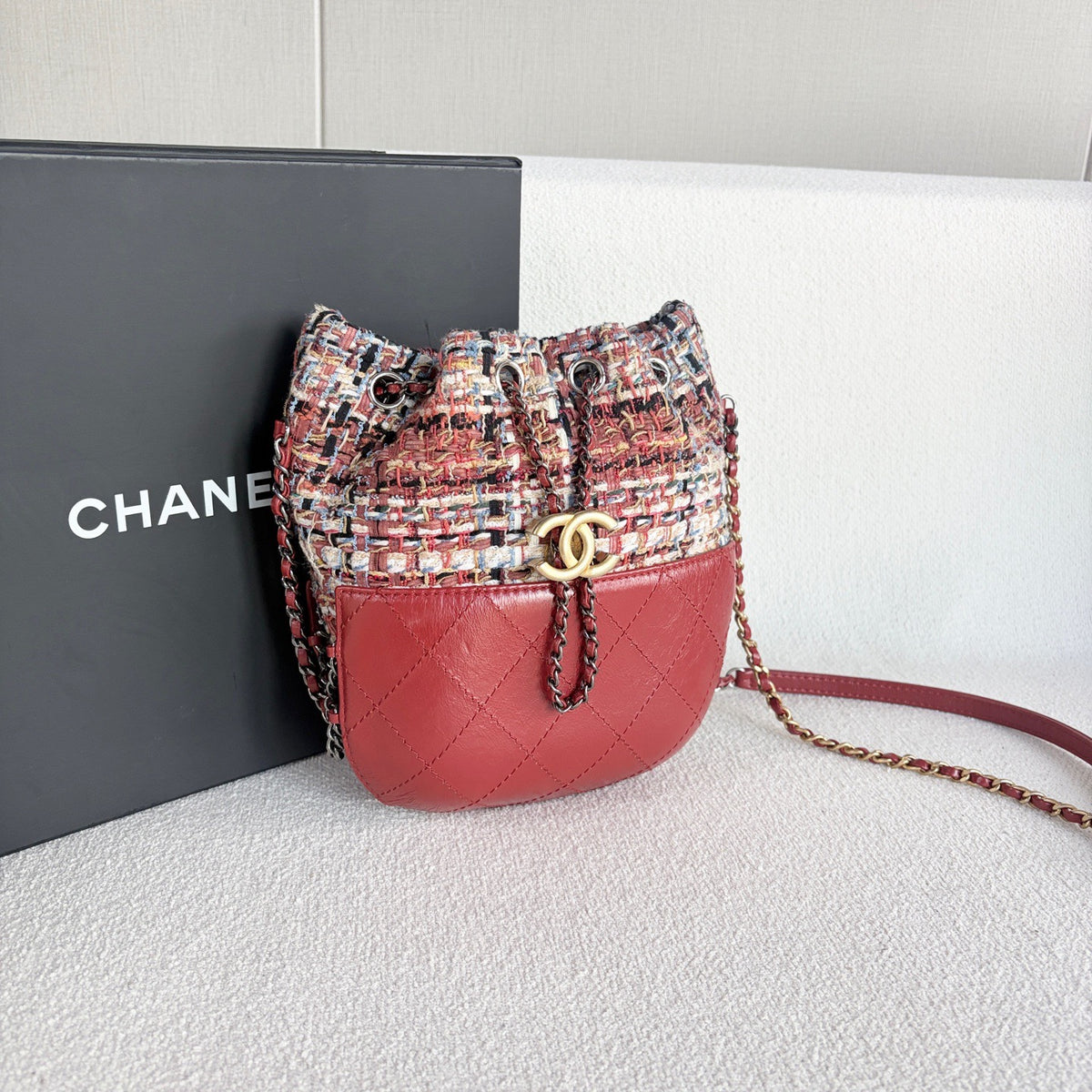 Chanel - Drawstring Bucket Bag - Tweed - Red - (mini)