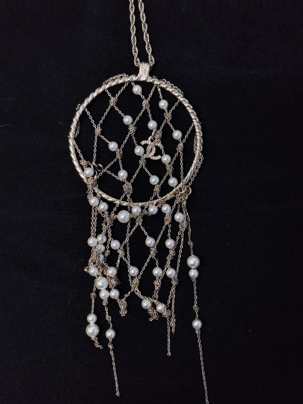 Chanel - Dreamcatcher - Gold-tone base metal with imitation pearls. - Multicolour