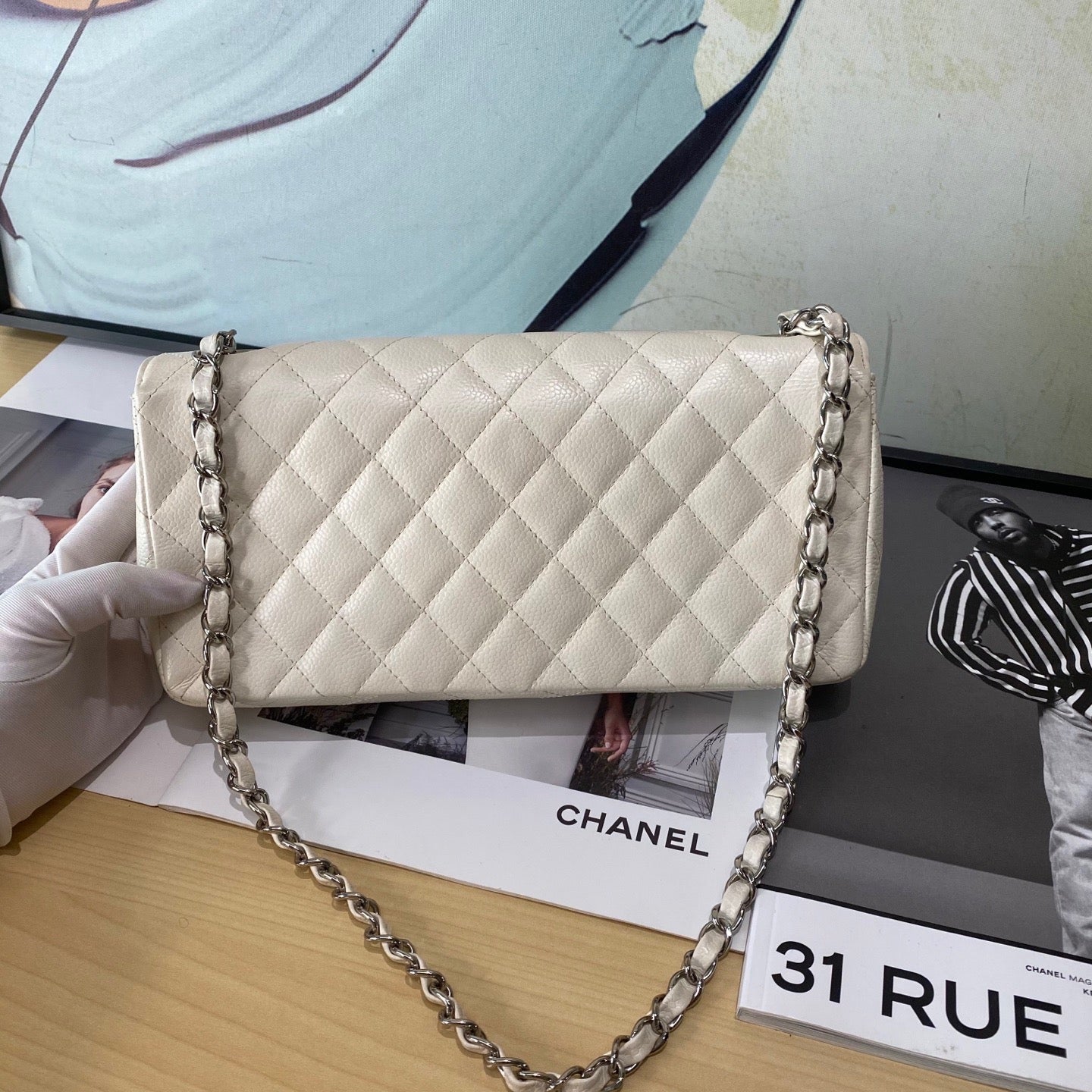 Chanel - East West Flap Bag - Leather - White - (mini)