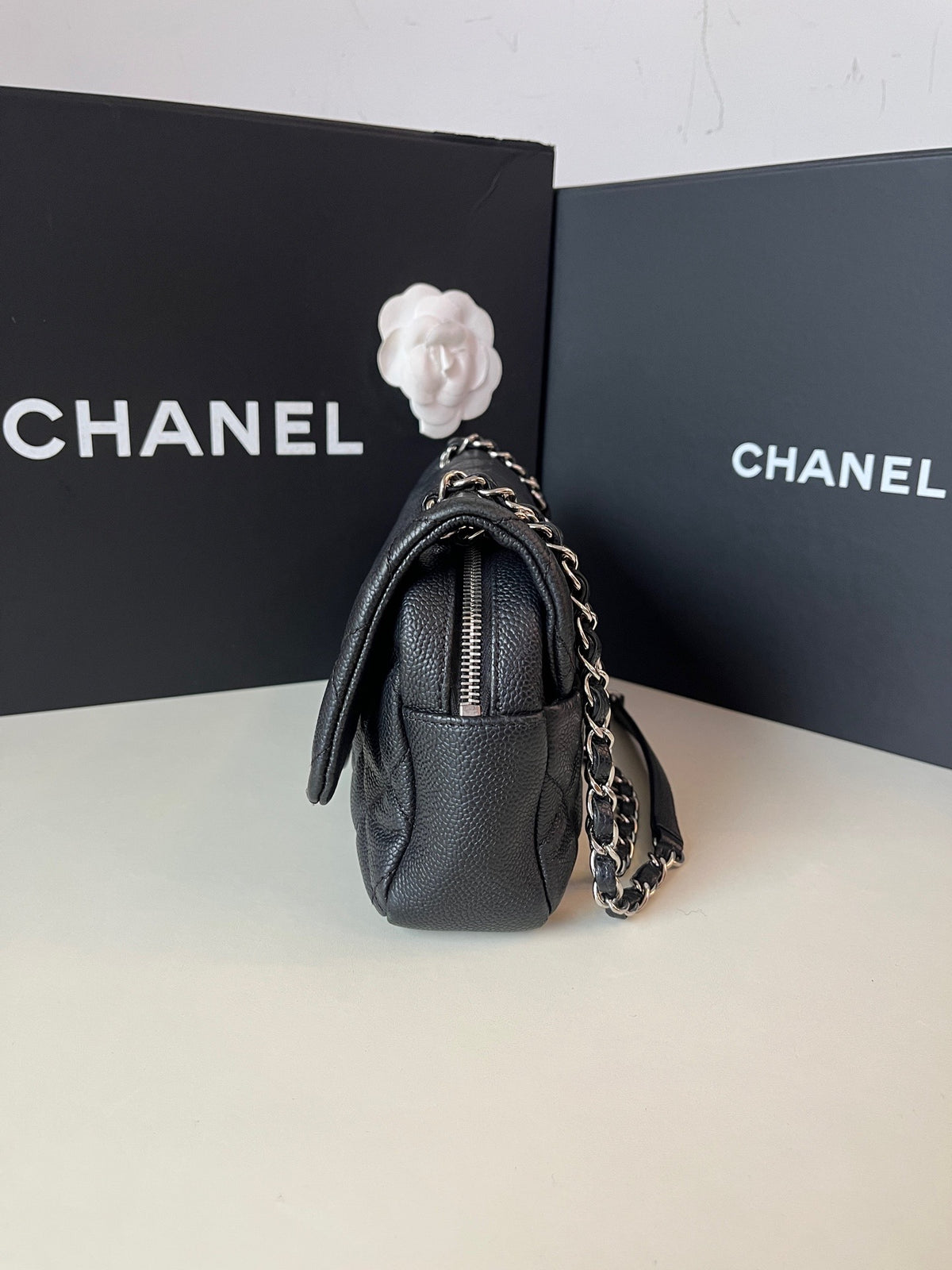 Chanel - Easy Classic Flap Small - Leather - Black - (small)