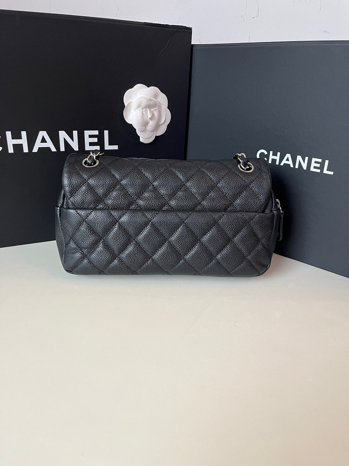 Chanel - Easy Classic Flap Small - Leather - Black - (small)
