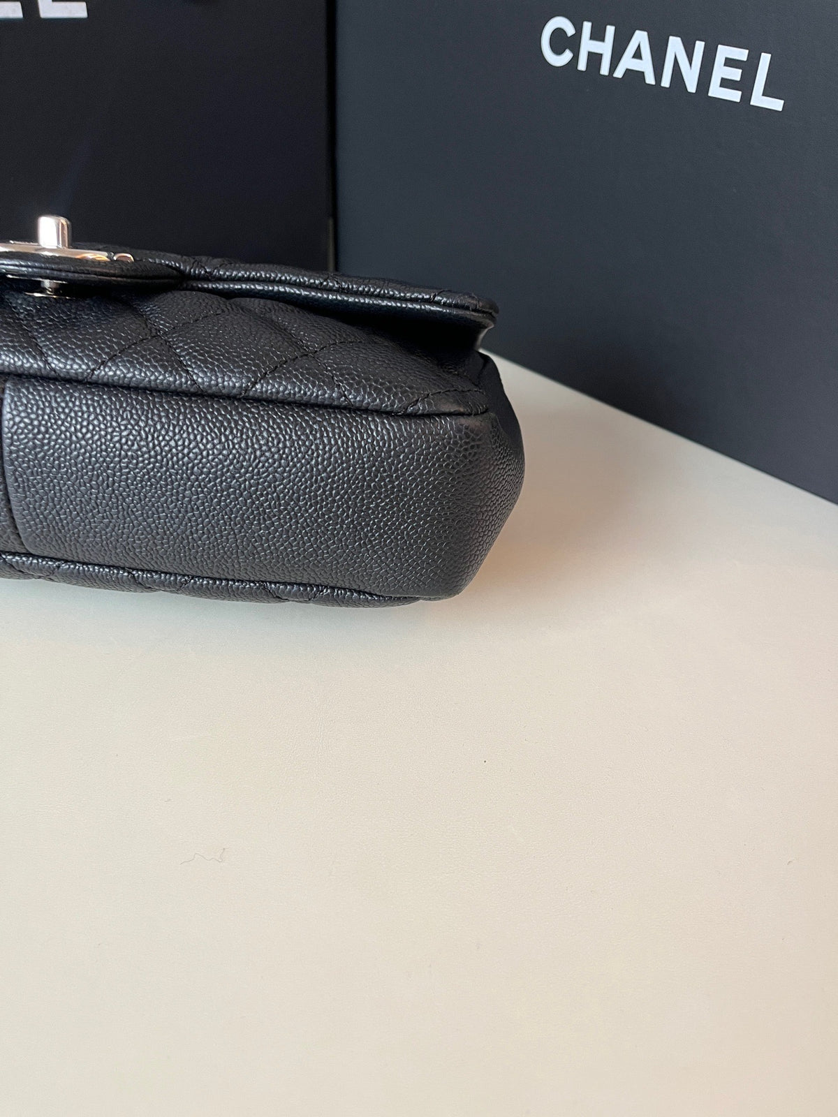 Chanel - Easy Classic Flap Small - Leather - Black - (small)