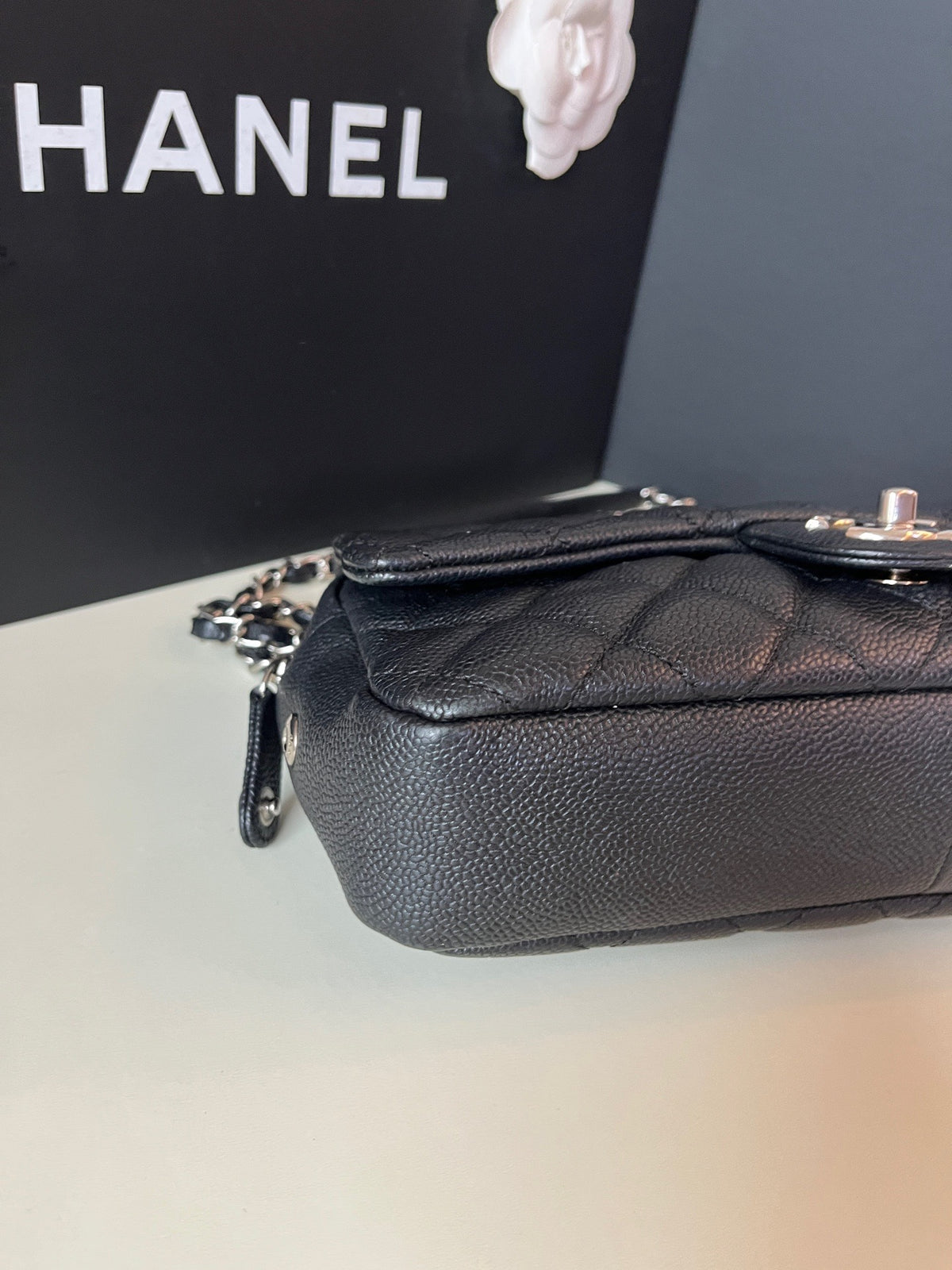 Chanel - Easy Classic Flap Small - Leather - Black - (small)