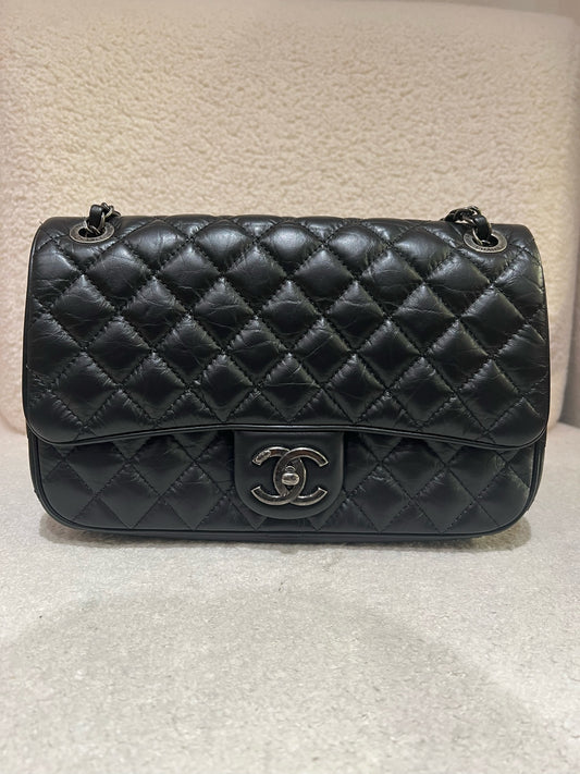 Chanel - Easy Flap (Airport Series) - Aged calfskin leather - Black with Silver-Tone Hardware - (Medium)
