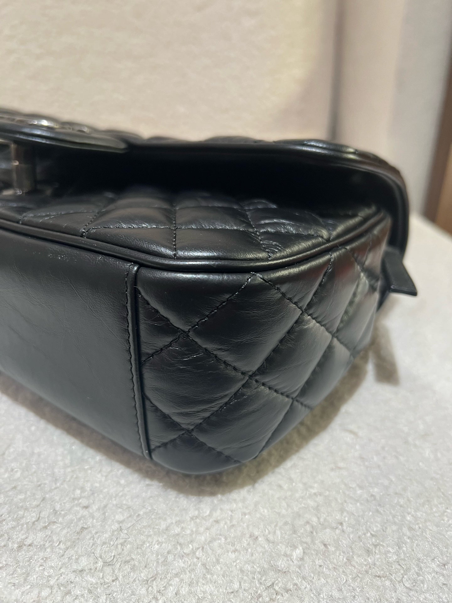 Chanel - Easy Flap (Airport Series) - Aged calfskin leather - Black with Silver-Tone Hardware - (Medium)