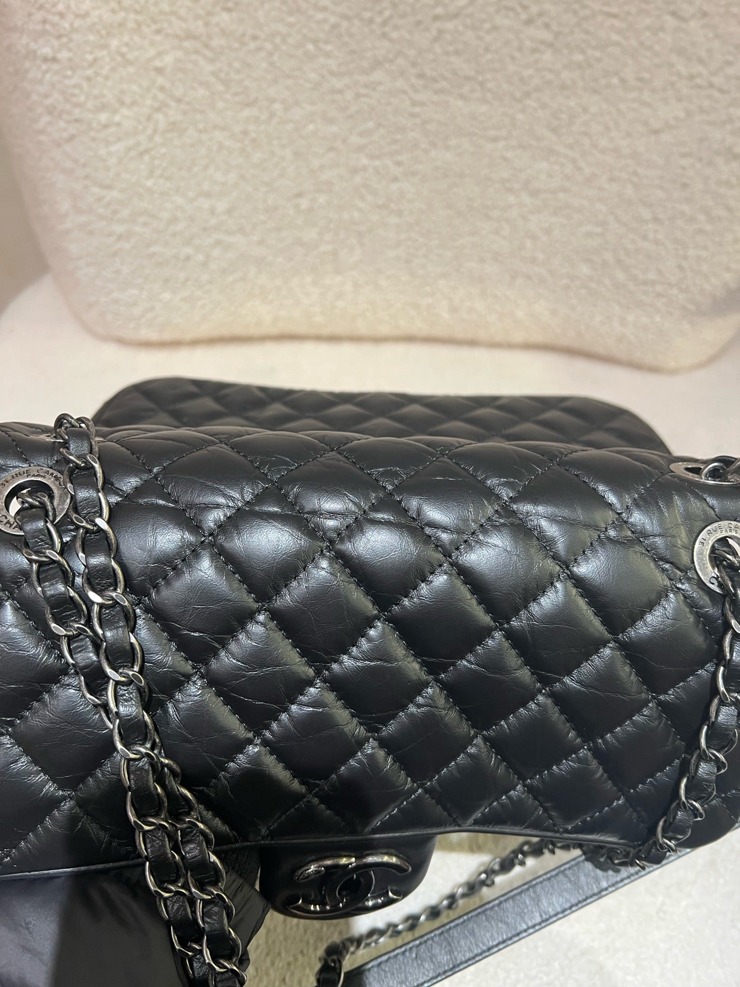 Chanel - Easy Flap (Airport Series) - Aged calfskin leather - Black with Silver-Tone Hardware - (Medium)