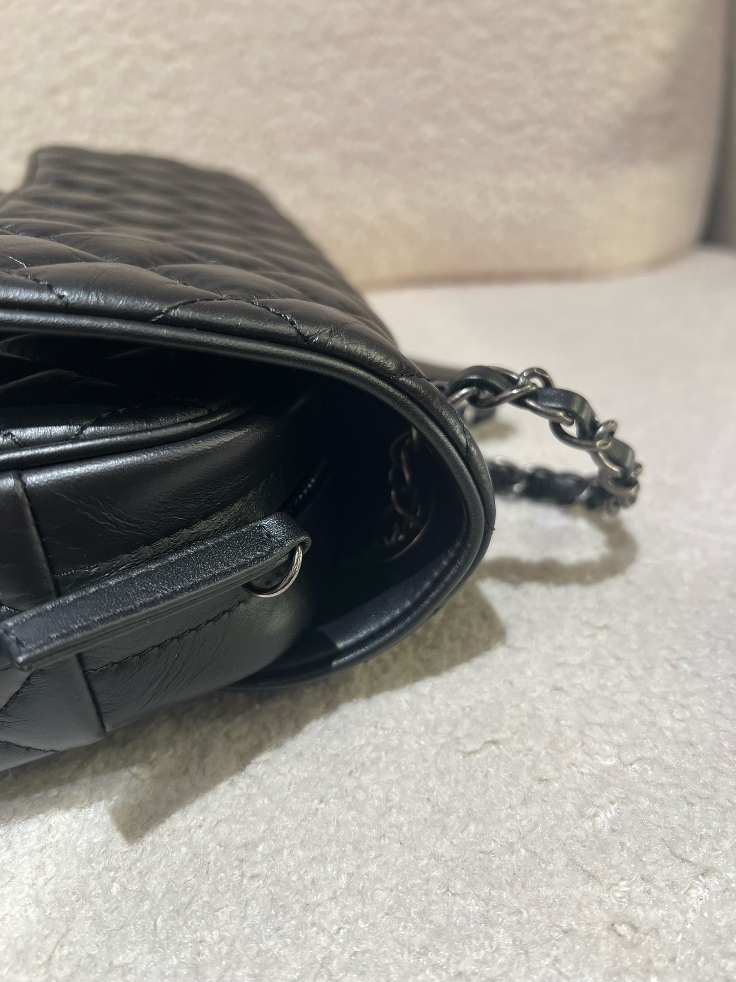 Chanel - Easy Flap (Airport Series) - Aged calfskin leather - Black with Silver-Tone Hardware - (Medium)