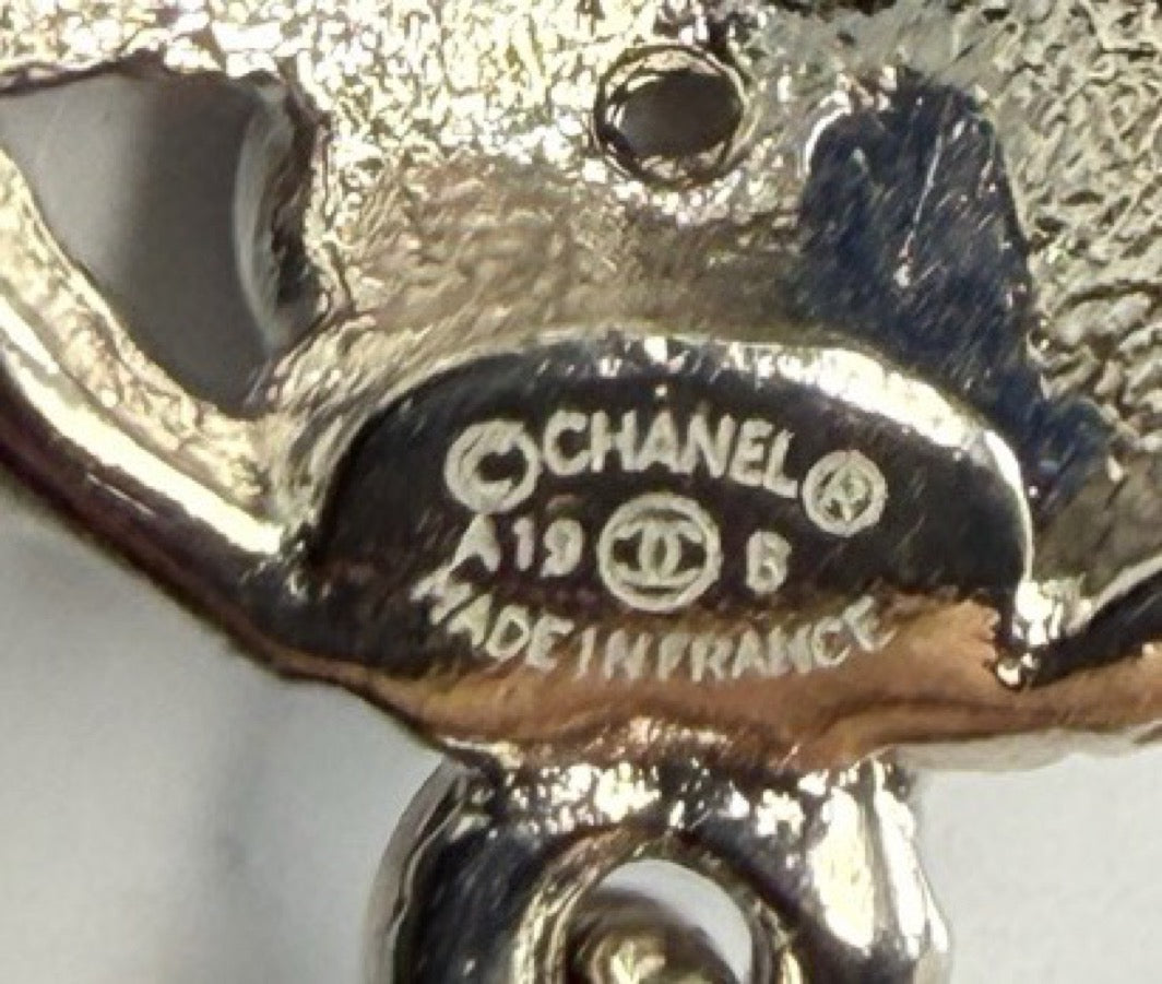 Chanel - Egypt 19B - Silver-tone metal with pearl-like and dark blue bead embellishments and clear decorative stones - Silver