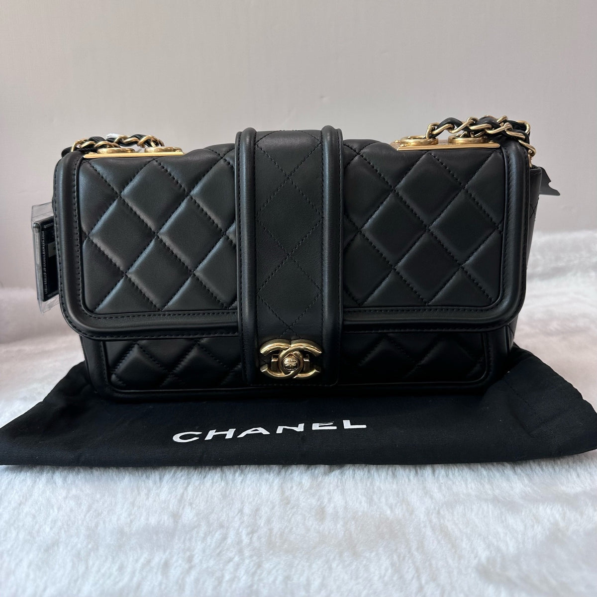 Chanel - Elegant CC Flap - Leather - Black - (medium)