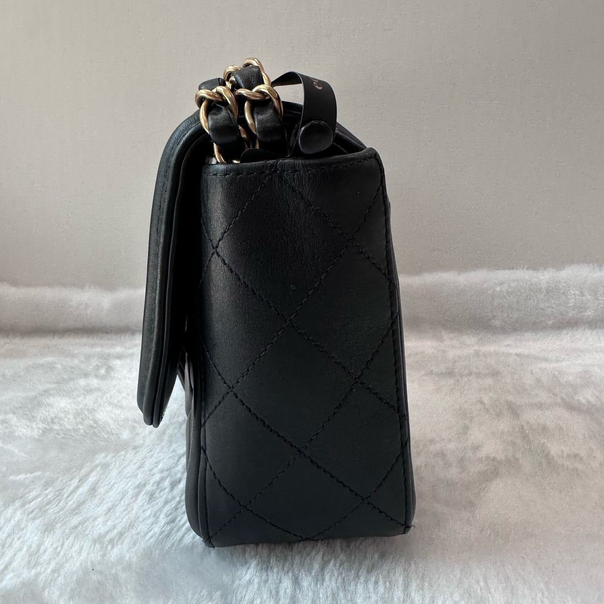 Chanel - Elegant CC Flap - Leather - Black - (medium)