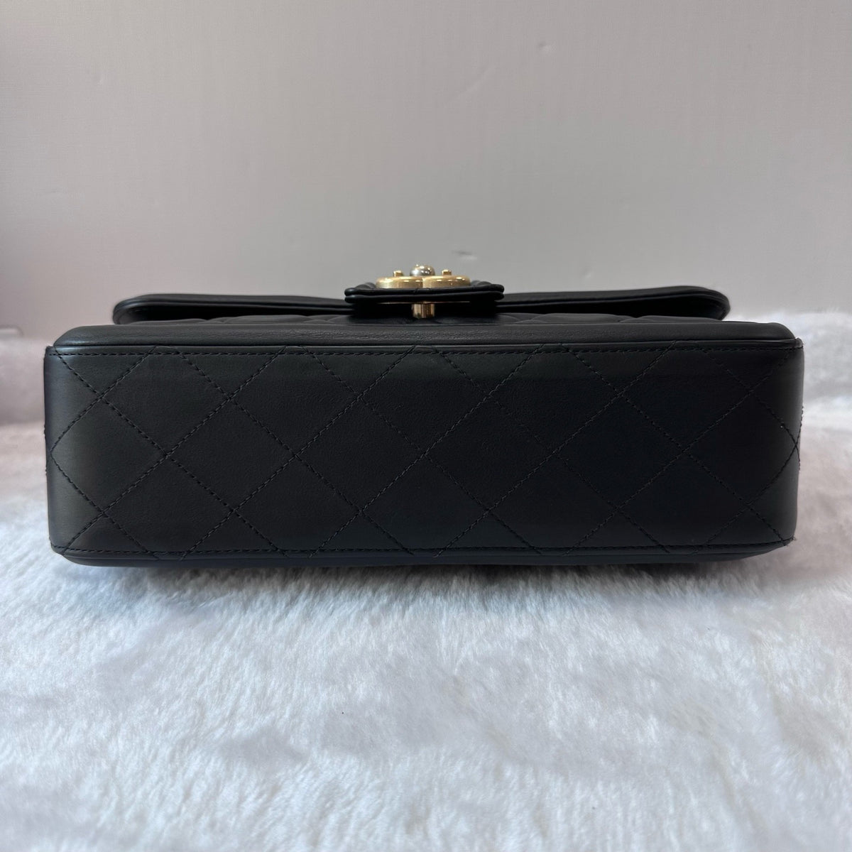Chanel - Elegant CC Flap - Leather - Black - (medium)