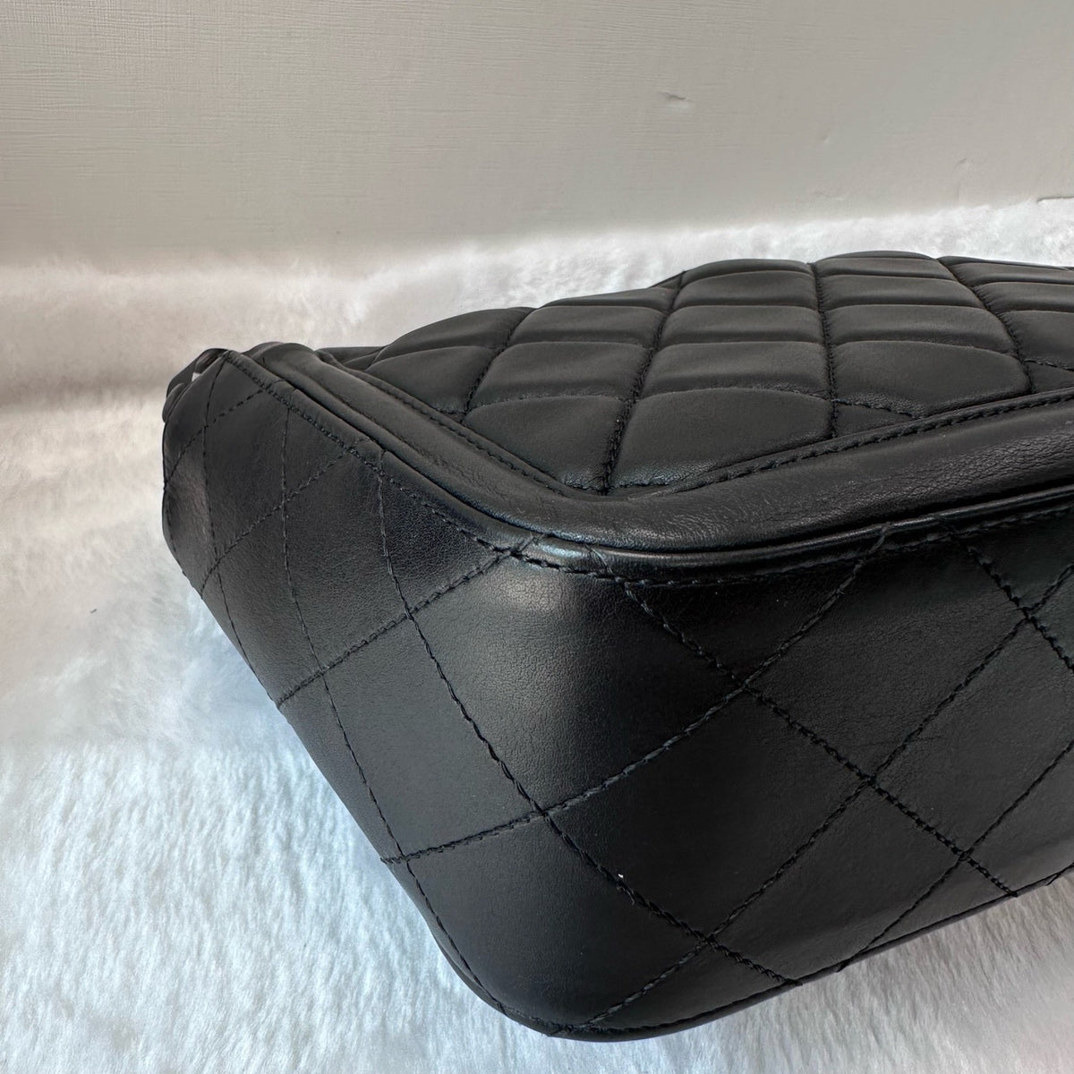 Chanel - Elegant CC Flap - Leather - Black - (medium)
