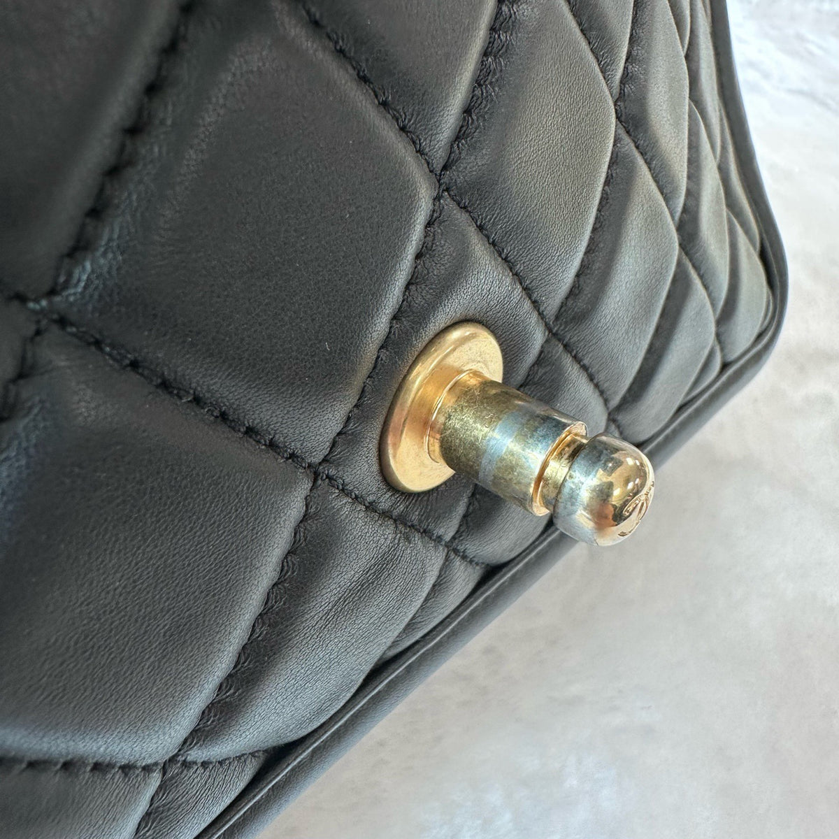 Chanel - Elegant CC Flap - Leather - Black - (medium)