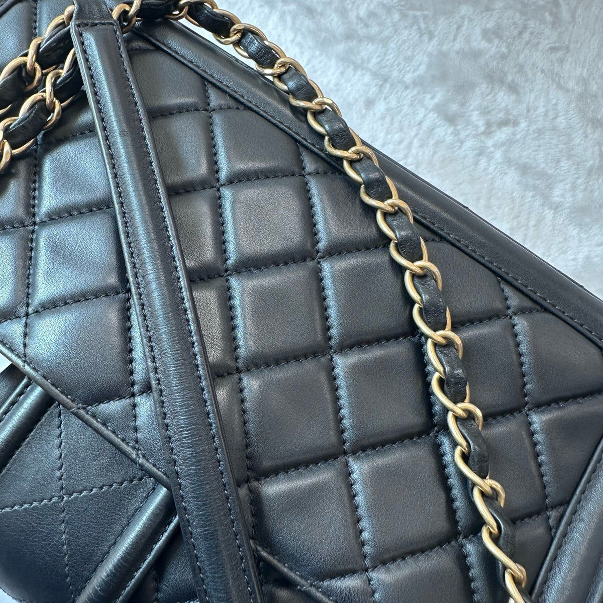 Chanel - Elegant CC Flap - Leather - Black - (medium)