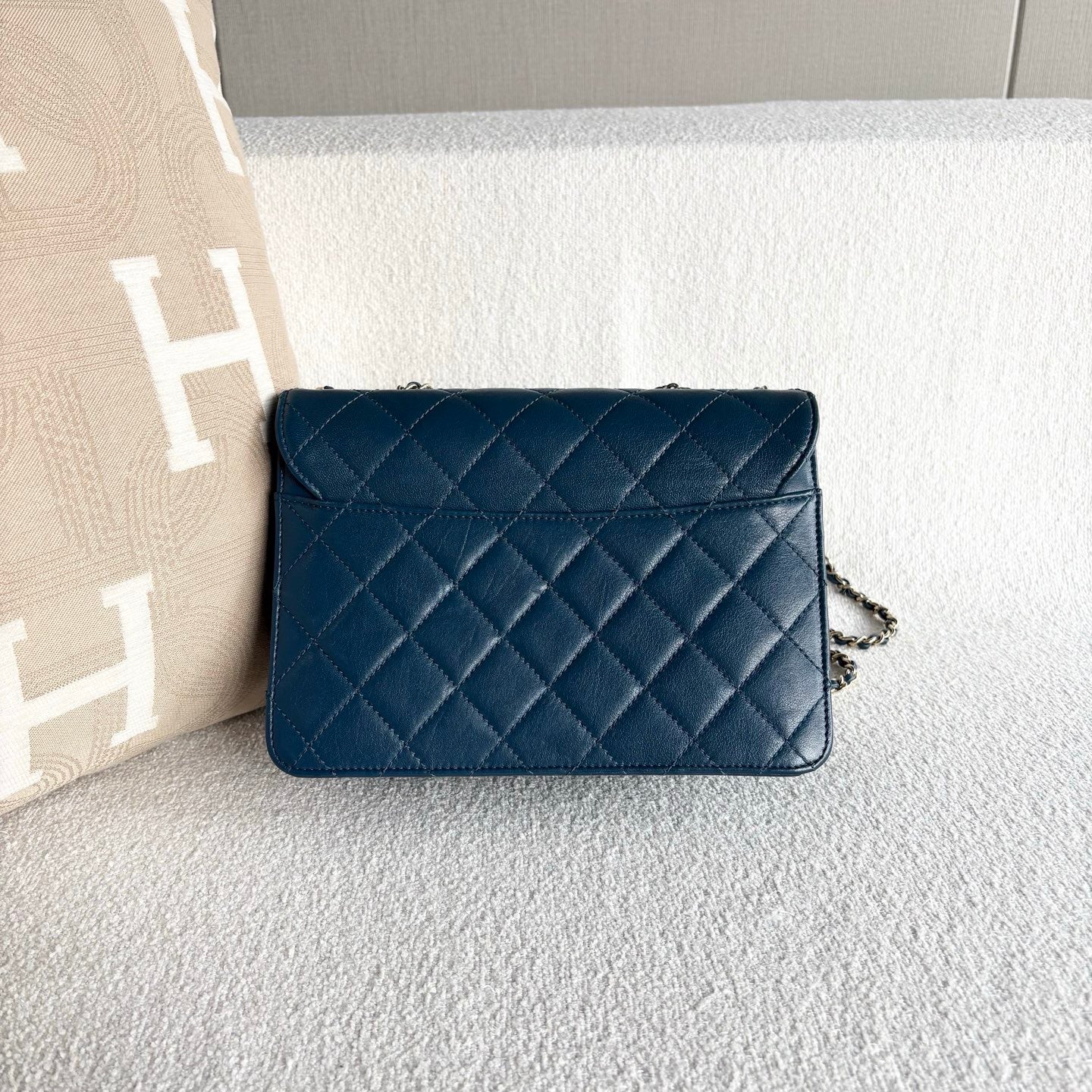 Chanel - Enamel Buckle Accordion Bag - Leather - Blue - (medium)