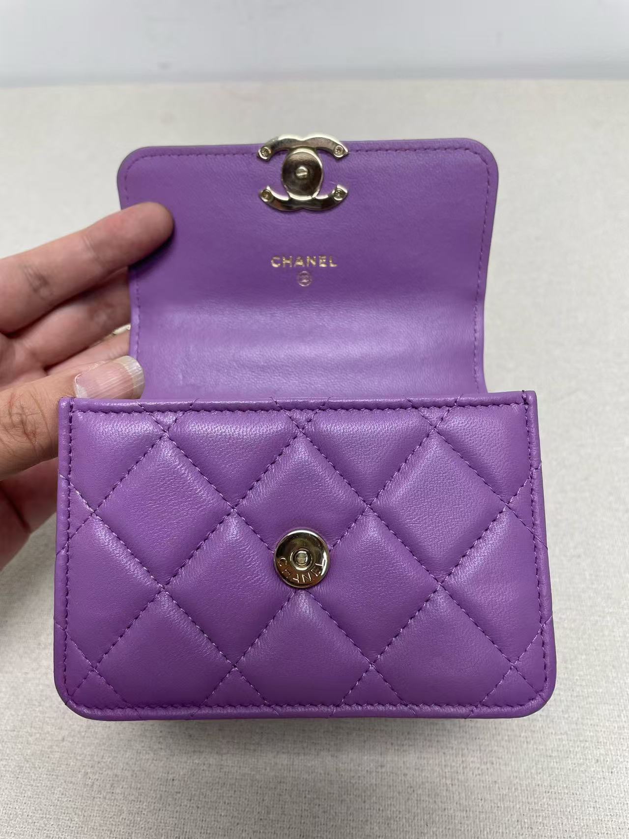 Chanel - Enamel Handle Mini Chain Bag - Lambskin leather - Purple - (mini)