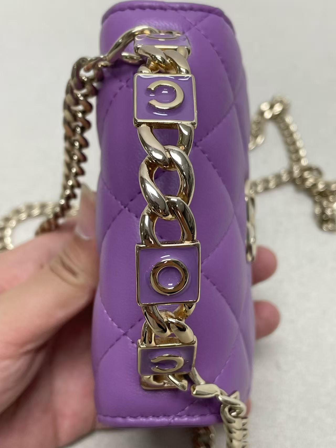 Chanel - Enamel Handle Mini Chain Bag - Lambskin leather - Purple - (mini)