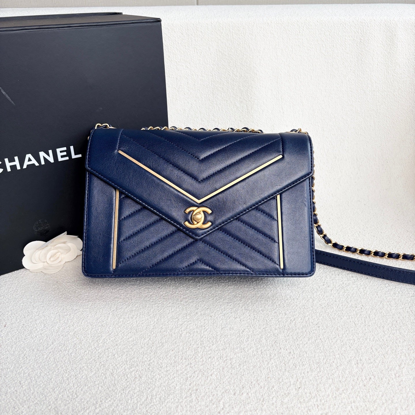 Chanel - Envelope Bag - Cowhide leather - Blue with Gold-Tone Hardware - (Small)