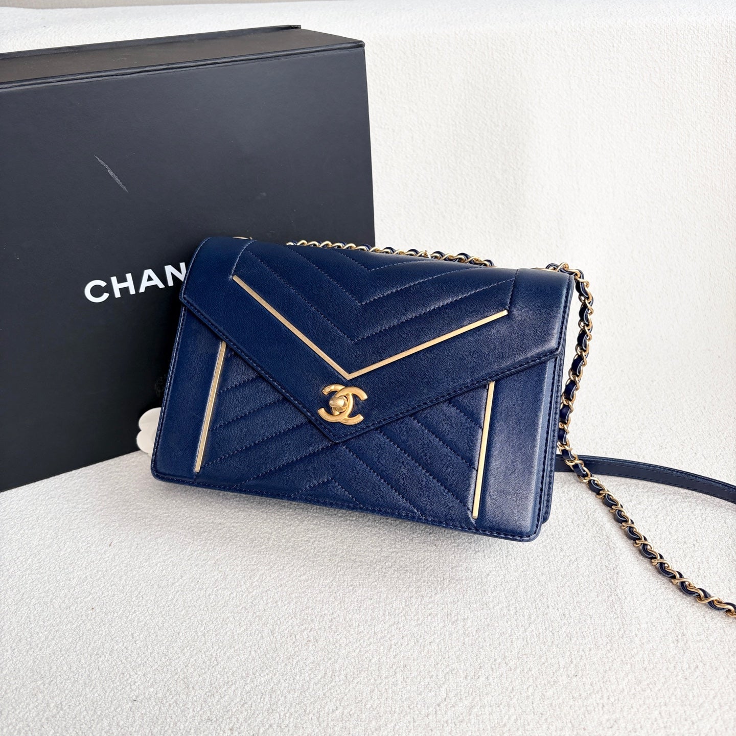 Chanel - Envelope Bag - Cowhide leather - Blue with Gold-Tone Hardware - (Small)
