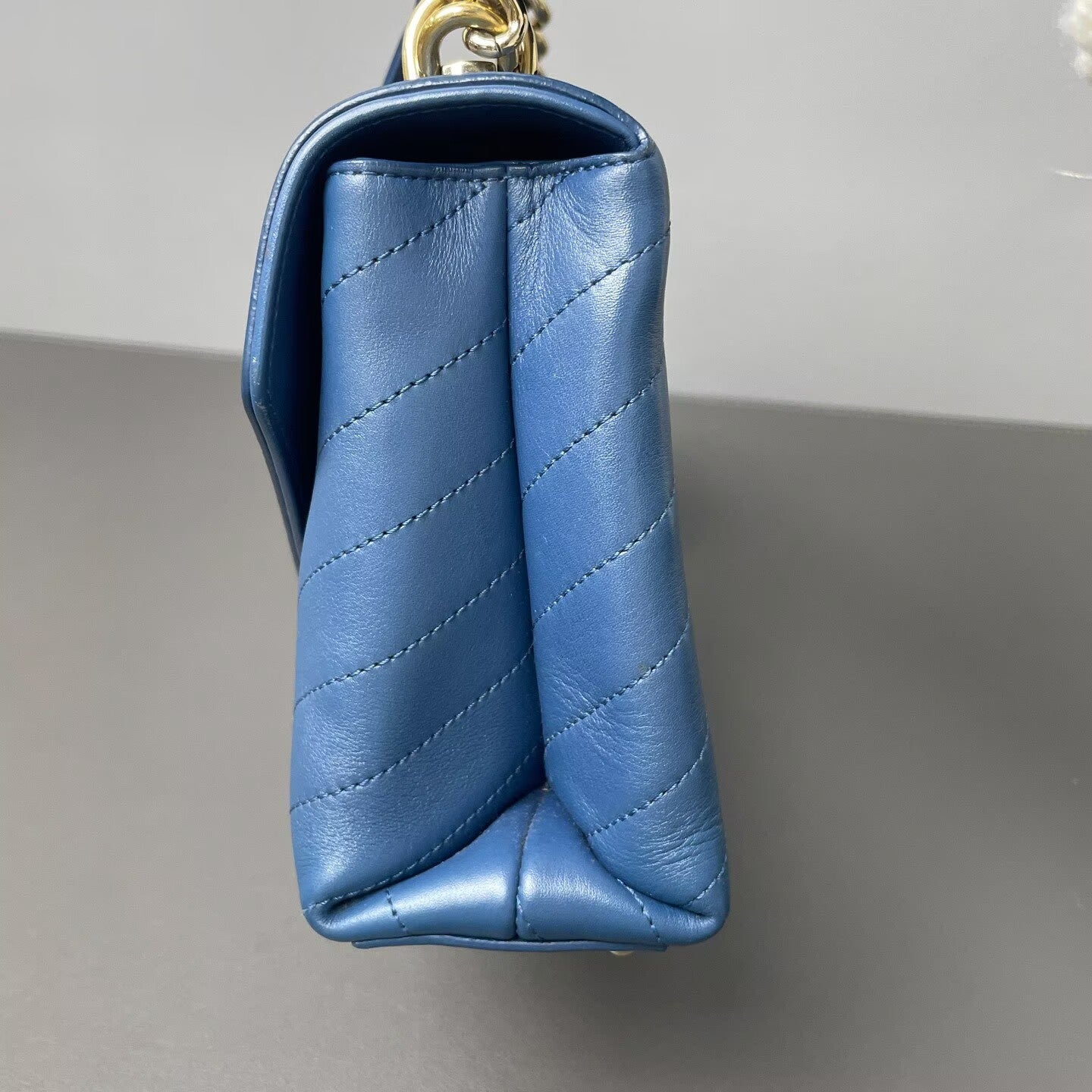 Chanel - Envelope Flap Bag - Grained calfskin leather - Blue with Light Gold-Tone Hardware - (small)