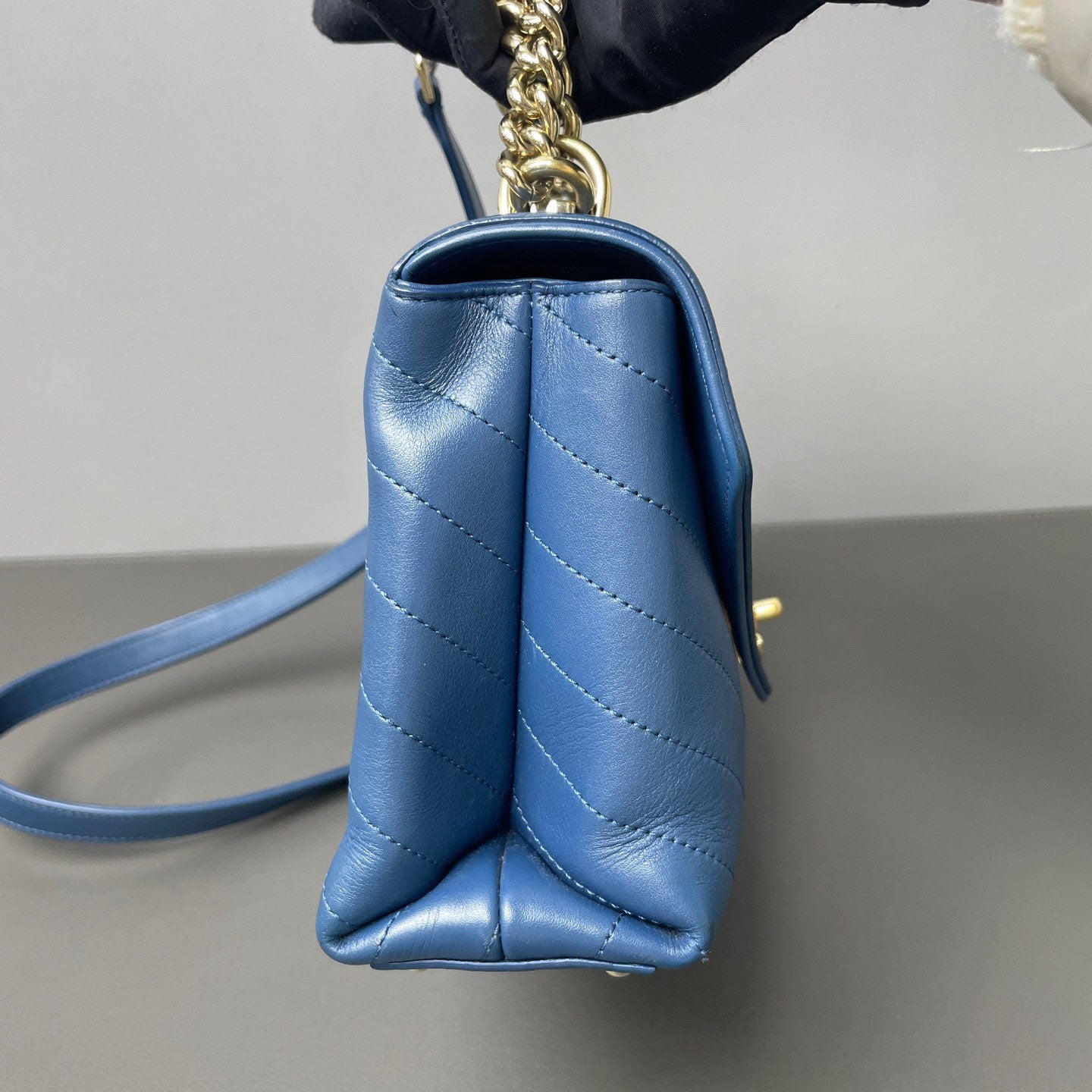 Chanel - Envelope Flap Bag - Grained calfskin leather - Blue with Light Gold-Tone Hardware - (small)