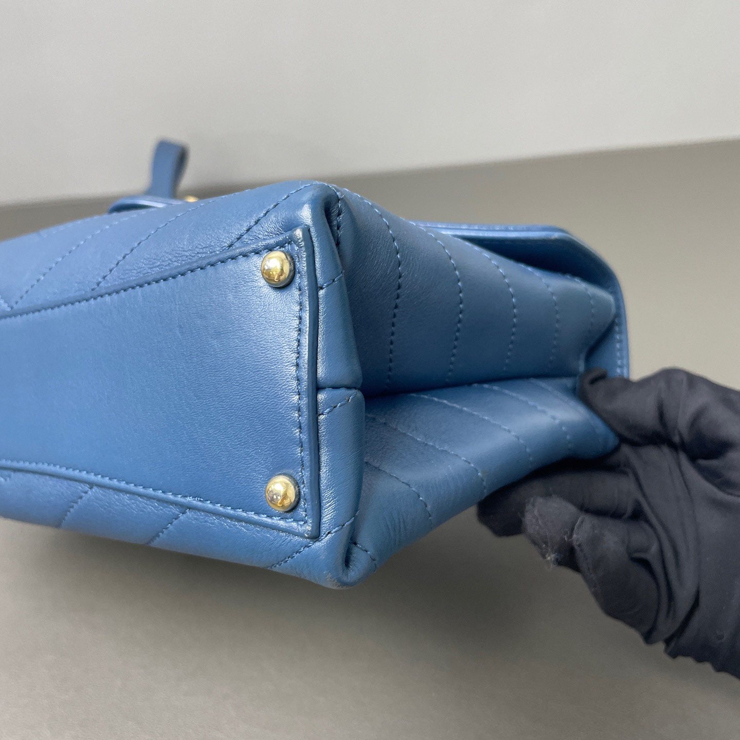 Chanel - Envelope Flap Bag - Grained calfskin leather - Blue with Light Gold-Tone Hardware - (small)
