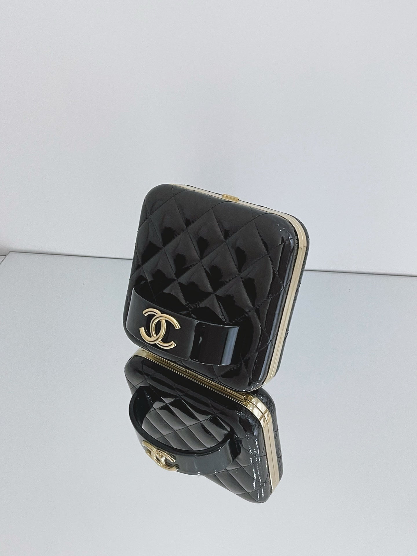 Chanel - Evening Clutch - Patent leather - Black - (mini)