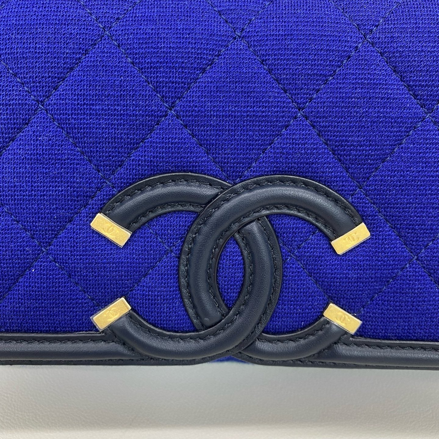 Chanel - Filigree Flap Bag - Canvas with leather trim - Blue and Green with Gold-Tone Hardware - (Small)