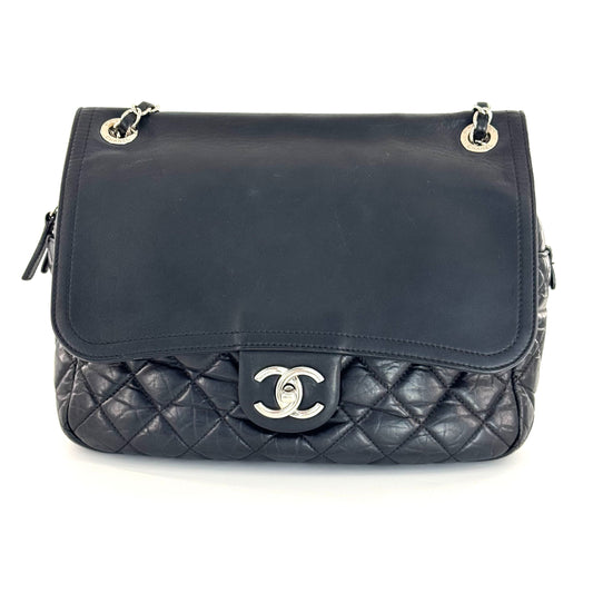 Chanel - Flap Bag - Cowhide leather - Black with Silver-Tone Hardware - (Medium)