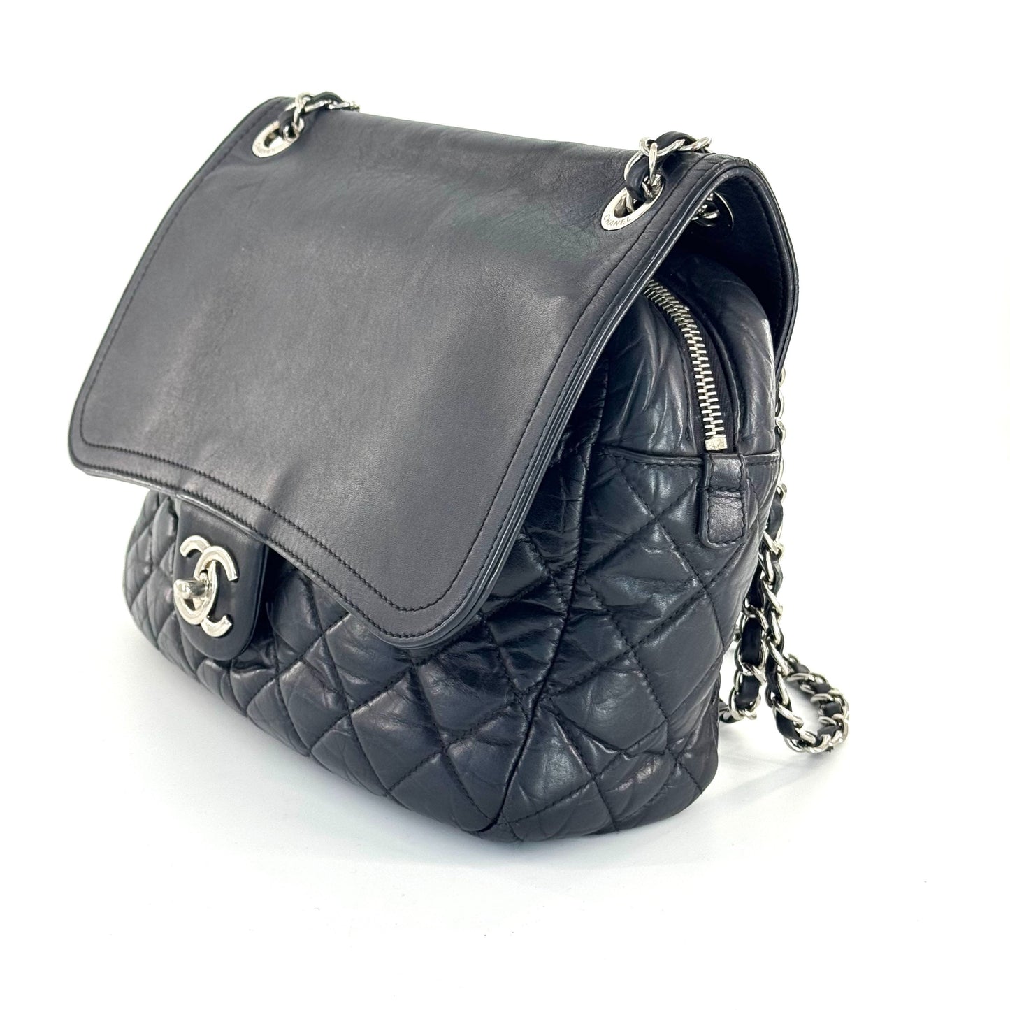 Chanel - Flap Bag - Cowhide leather - Black with Silver-Tone Hardware - (Medium)