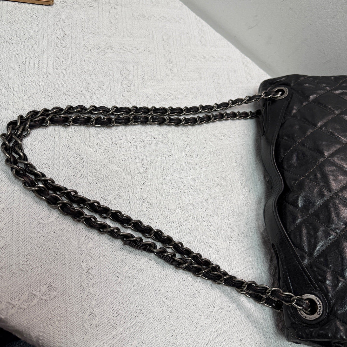 Chanel - Flap Bag - Distressed lambskin leather - Black with Ruthenium-Tone Hardware - (medium)