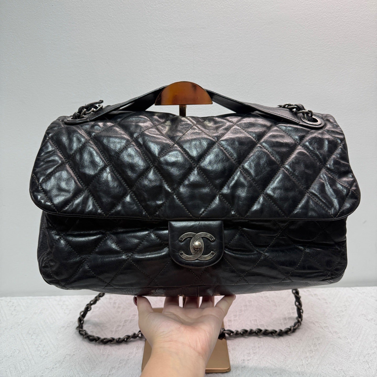 Chanel - Flap Bag - Distressed lambskin leather - Black with Ruthenium-Tone Hardware - (medium)