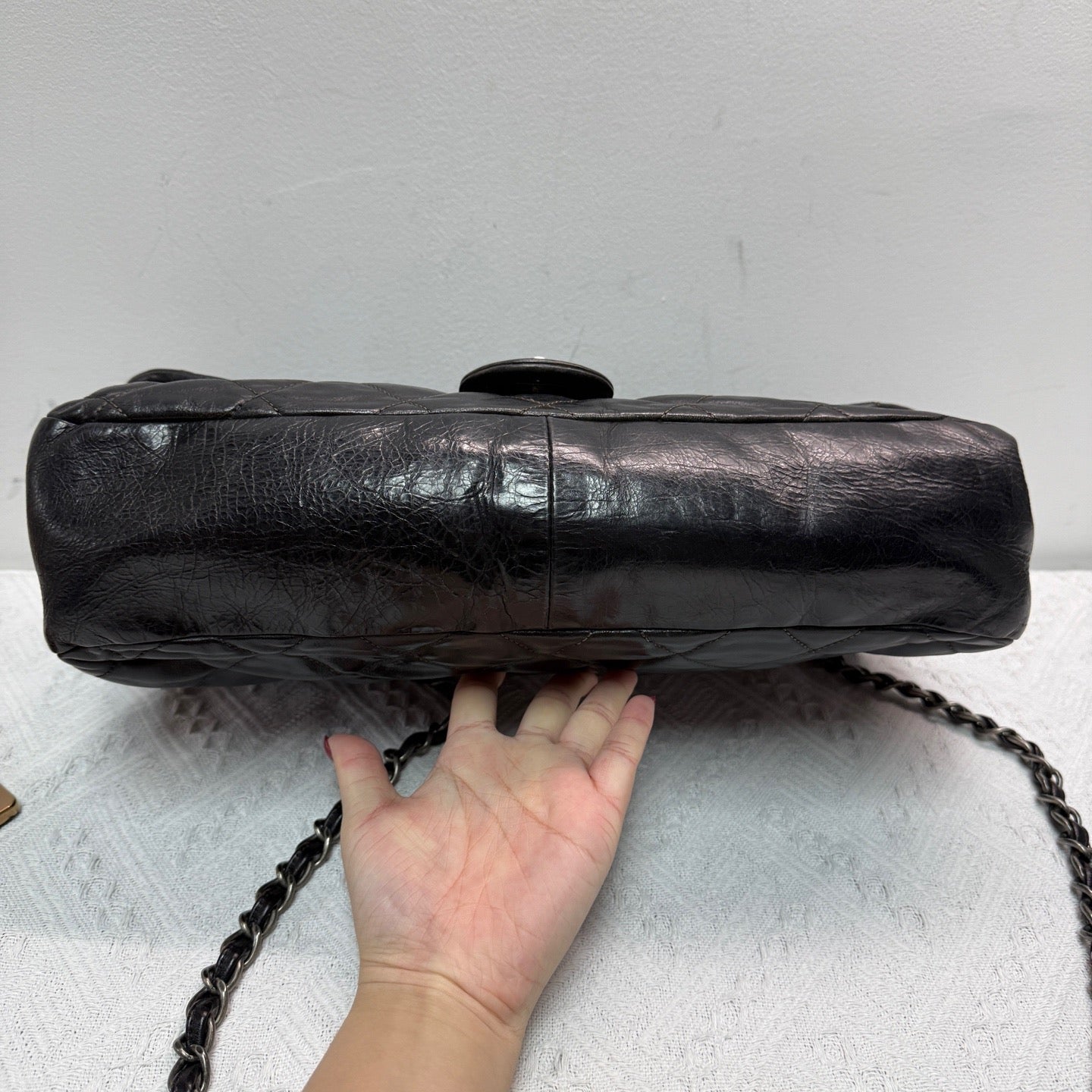 Chanel - Flap Bag - Distressed lambskin leather - Black with Ruthenium-Tone Hardware - (medium)