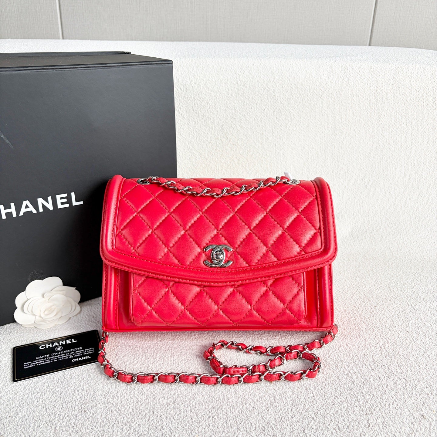 Chanel - Flap bag - Lambskin leather - Red with Silver-Tone Hardware - (Small)