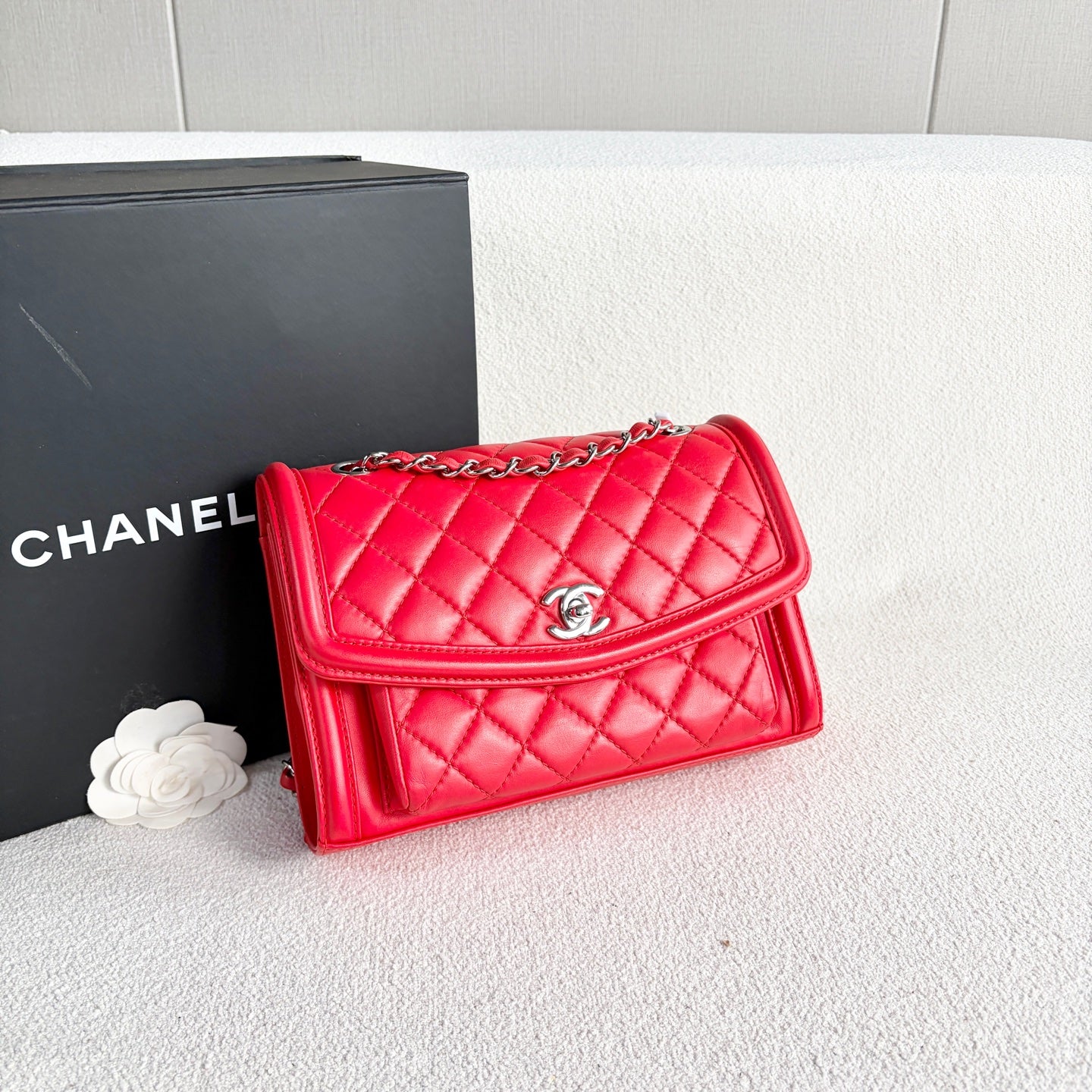 Chanel - Flap bag - Lambskin leather - Red with Silver-Tone Hardware - (Small)
